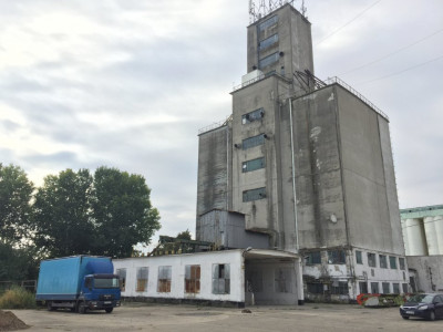 Vânzare proprietate industrială 14.988mp în Ploieşti, Prahova
