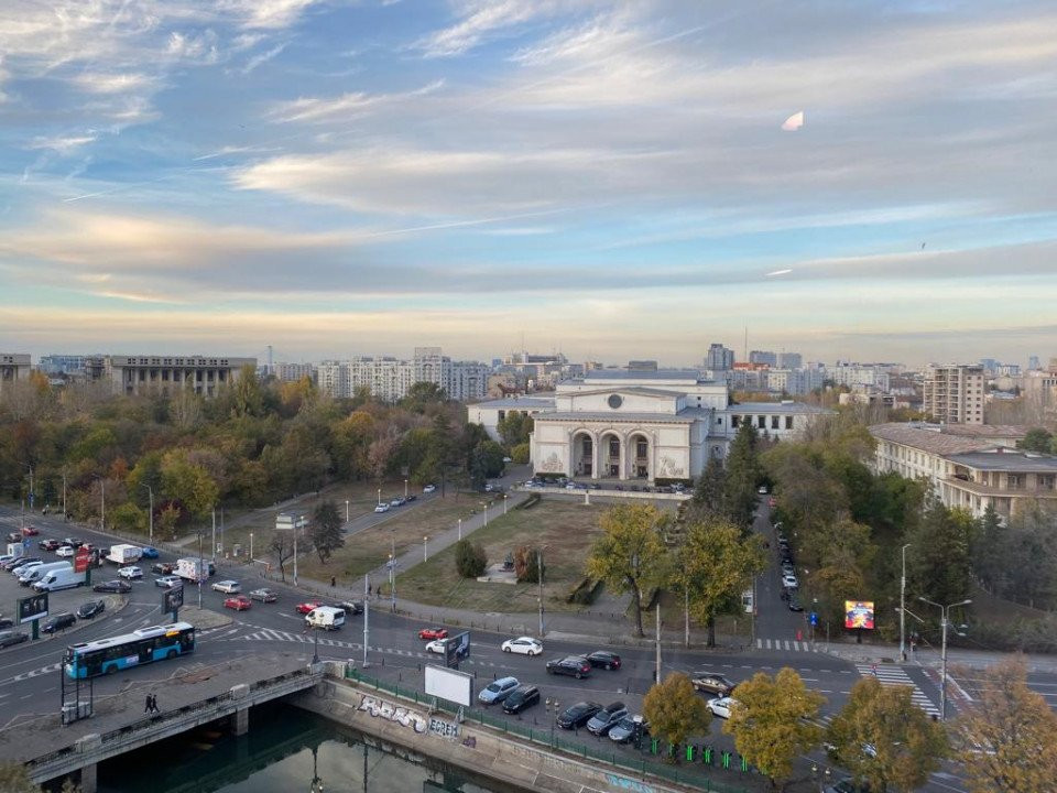 Spaţiu de birou în clădirea Opera Center, Metrou Eroilor - Cotroceni