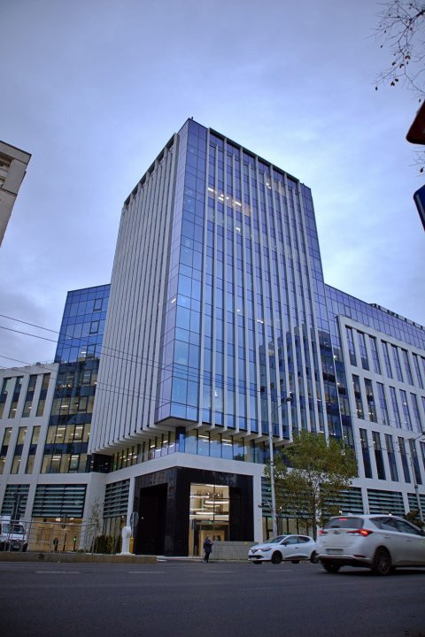 Spatiu de retail sau office in zona piata Victoriei - Tiriac Tower