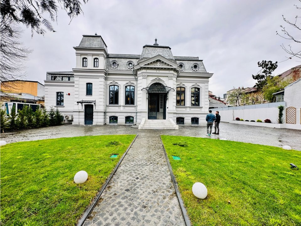 Vila de inchiriat - Negustori - Universitate 