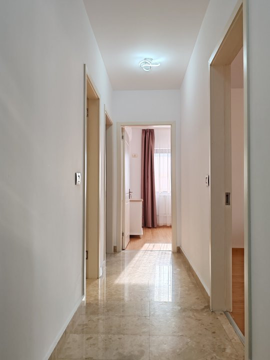 Apartament cu 3 camere de închiriat în zona Nerva Traian – Unirii.  