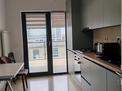 Apartament cu 3 camere de închiriat în zona Nerva Traian – Unirii.  