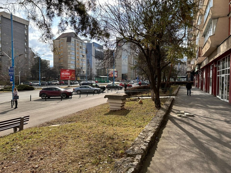 Spaţiu comercial de închiriat în Braşov aproape de Centrul Nou