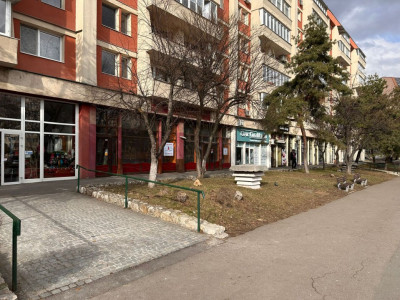 Spaţiu comercial de închiriat în Braşov aproape de Centrul Nou