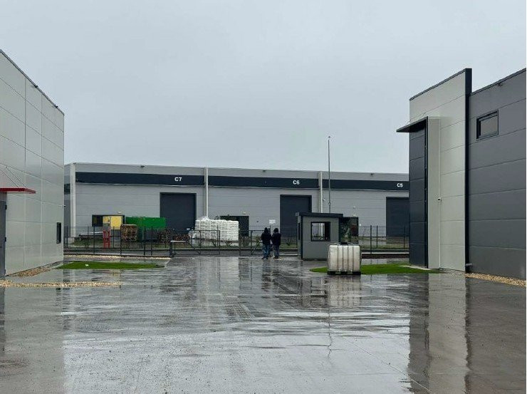 DE ÎNCHIRIAT – HALĂ INDUSTRIALĂ / LOGISTICĂ PREMIUM – DN7 
