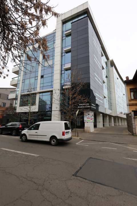 Spatiu de inchiriat in cladirea Polona 68 Business Center - 151 mp