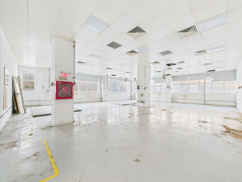 SPATIU MULTIFUNCTIONAL INDUSTRIAL SI BIROURI VITAN 