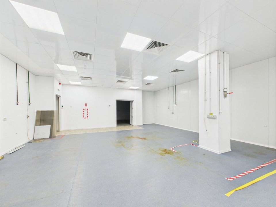 SPATIU MULTIFUNCTIONAL INDUSTRIAL SI BIROURI VITAN 
