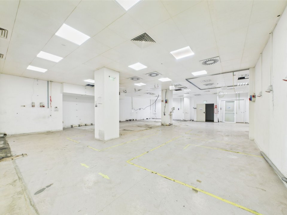 SPATIU MULTIFUNCTIONAL INDUSTRIAL SI BIROURI VITAN 