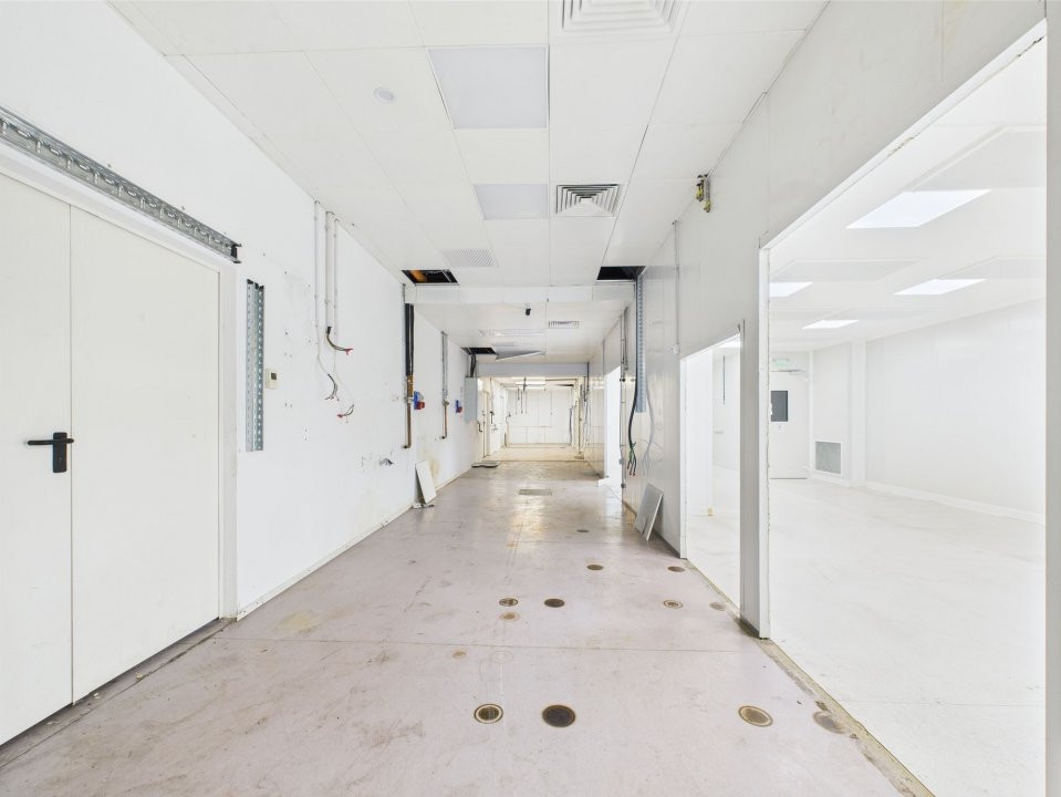 SPATIU MULTIFUNCTIONAL INDUSTRIAL SI BIROURI VITAN 