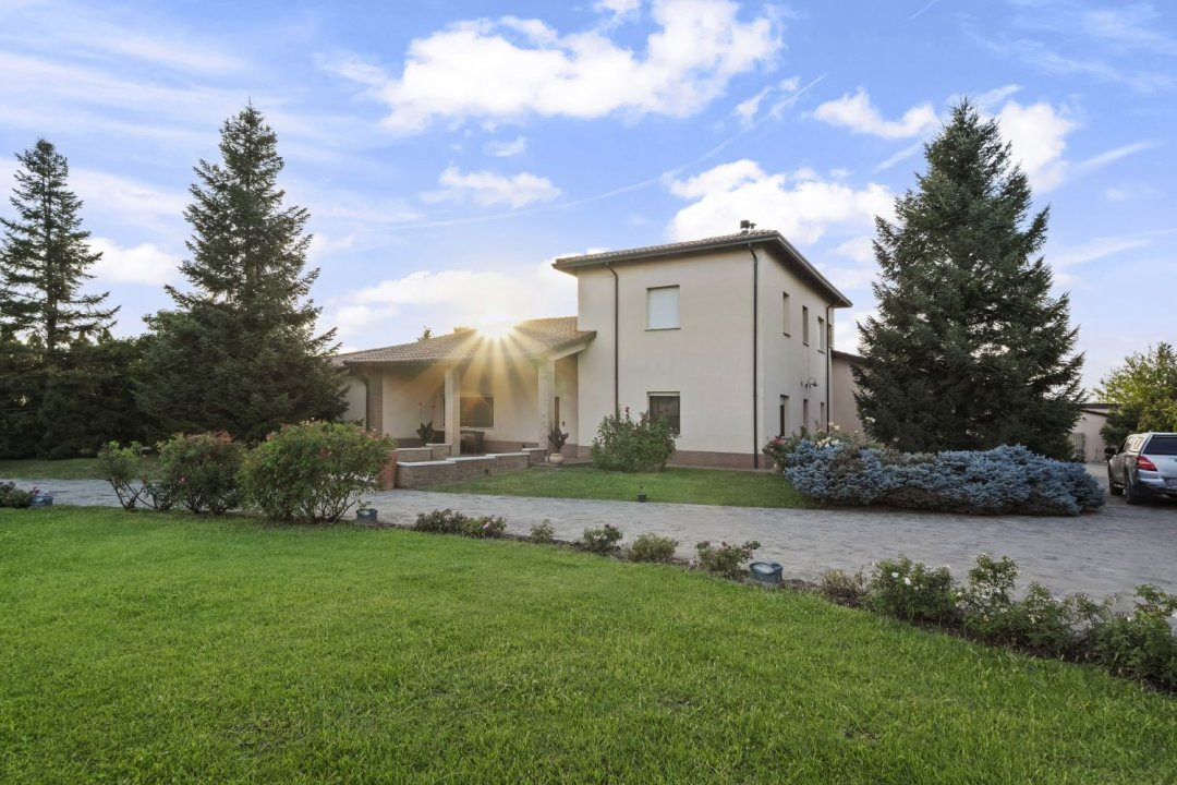 Vila Exclusivistă din Cernica – Eleganță, Spațiu și Natură.