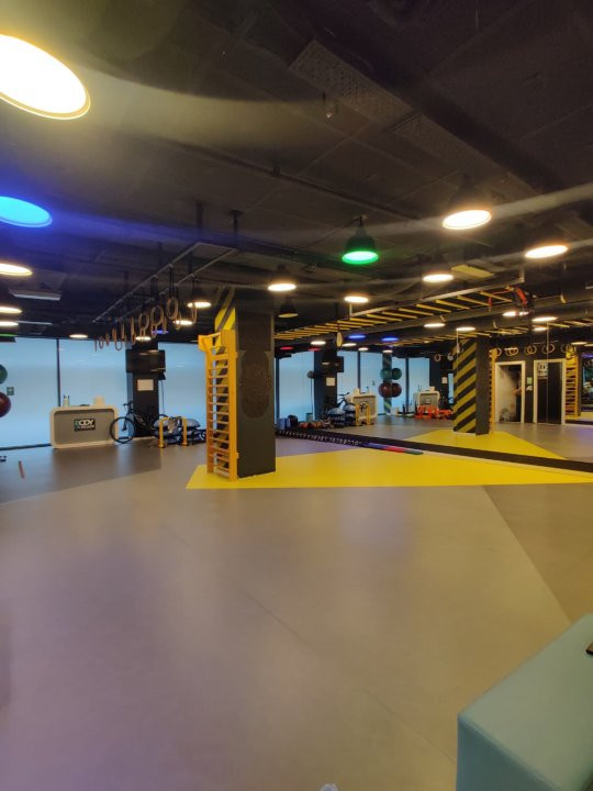 Spatiu 140 mp gata amenajat pentru sala de sport, Piata Victoriei - Buzesti
