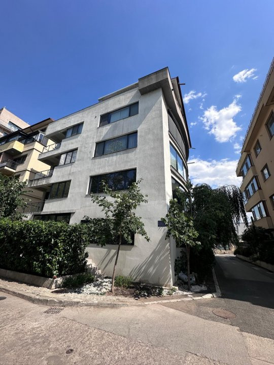 Apartament modern cu 3 camere, locatie excelenta