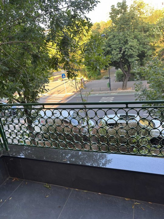 Apartament elegant, 3 camere Primaverii, cu vedere catre parc 