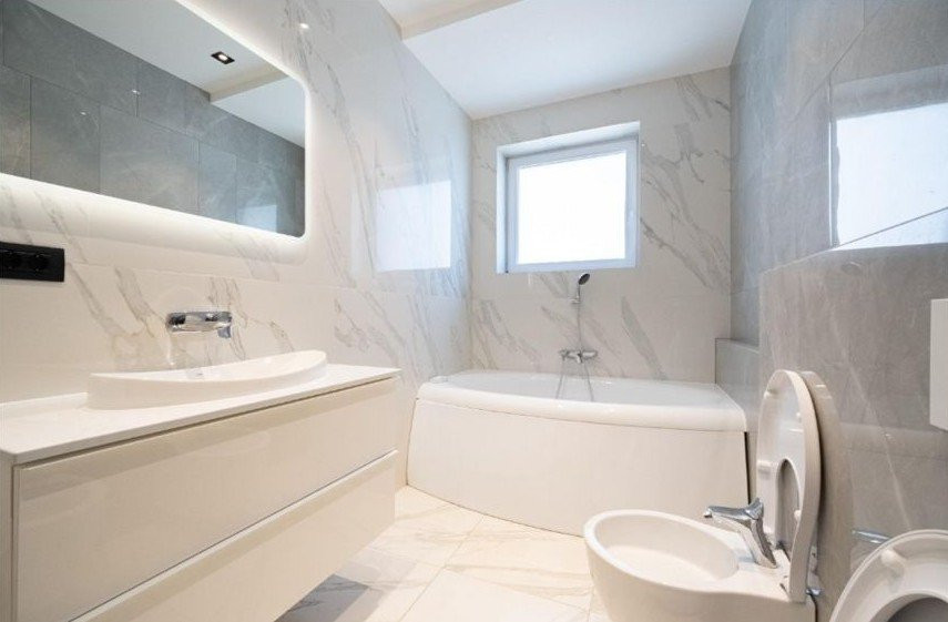 Penthouse spectaculos, lake view 