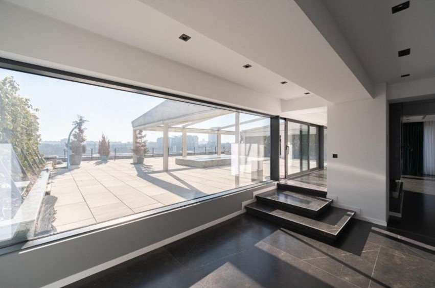 Penthouse spectaculos, lake view 
