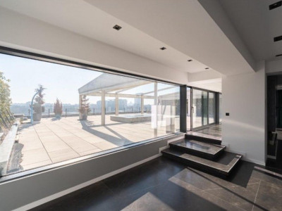 Penthouse spectaculos, lake view 