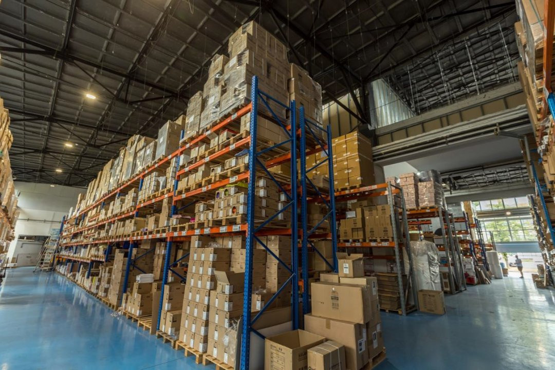 Spatiu depozitare Sema Parc