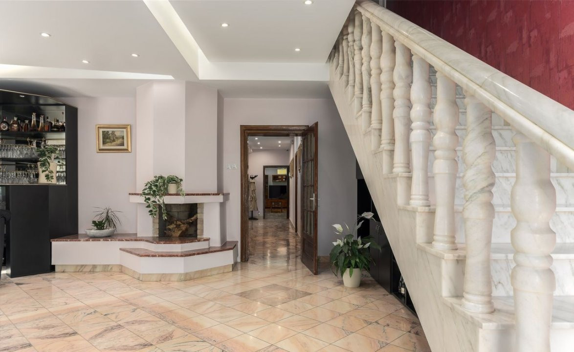 Vila eleganta langa Parcul Circului, 9 camere si 300 mp curte 