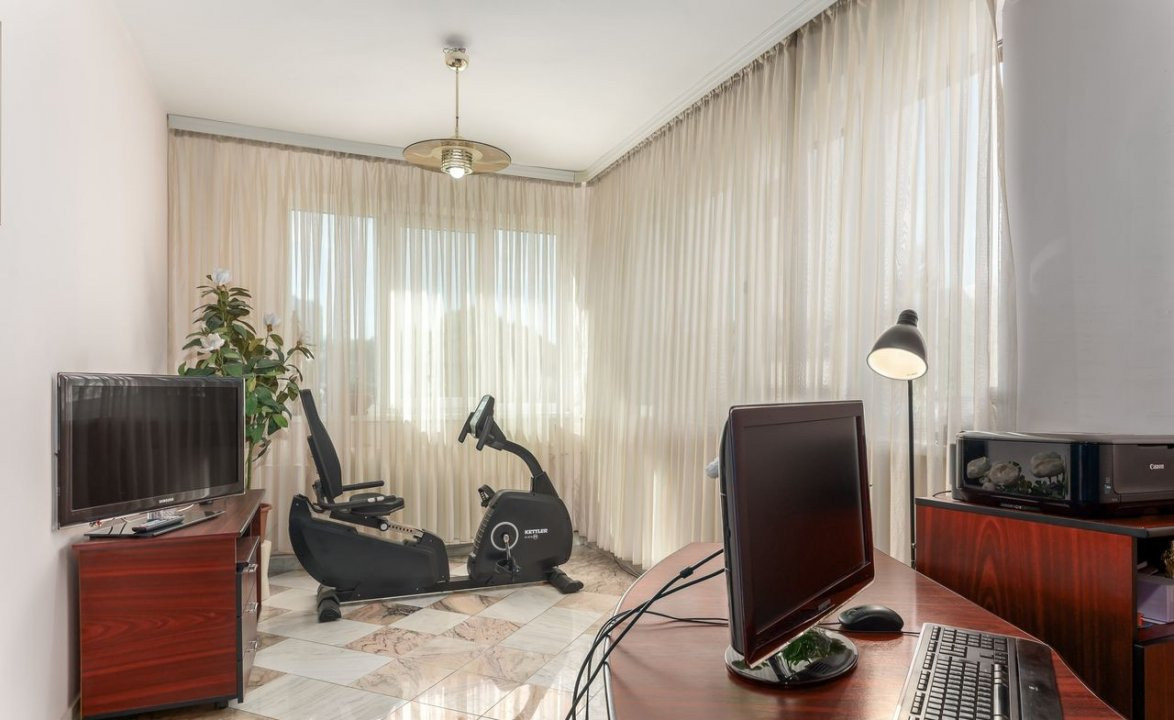 Vila eleganta langa Parcul Circului, 9 camere si 300 mp curte 