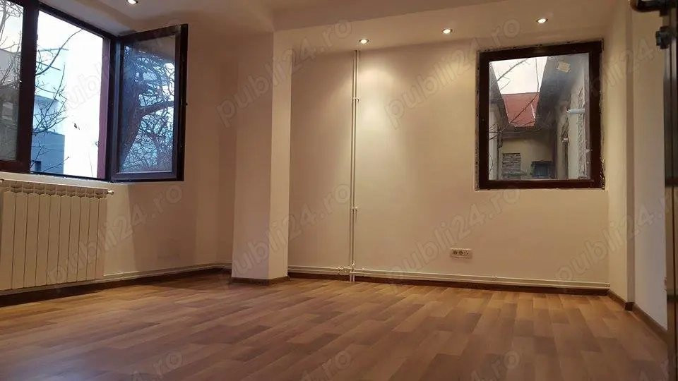 Vilă modernă cu 5 camere in Banu Manta