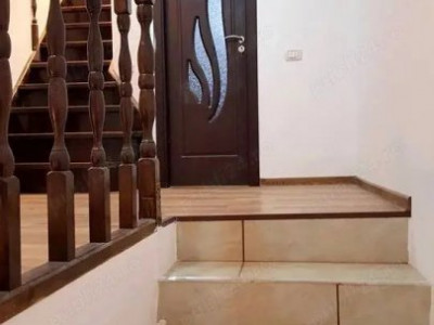 Vilă modernă cu 5 camere in Banu Manta