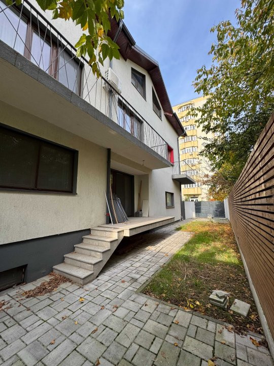 Vila tip duplex, 5 camere in Doamna Ghica 