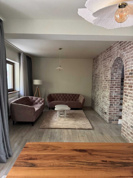 Vila tip duplex, 5 camere in Doamna Ghica 