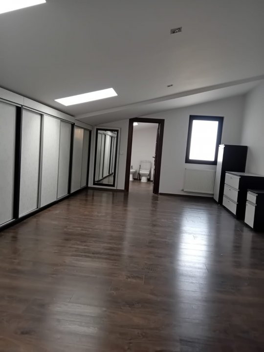 Vila moderna si spatioasa, constructie 2015, zona Mosilor