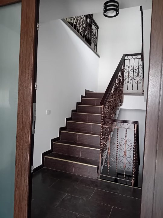 Vila moderna si spatioasa, constructie 2015, zona Mosilor