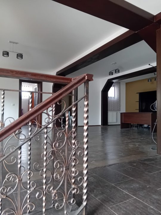 Vila moderna si spatioasa, constructie 2015, zona Mosilor