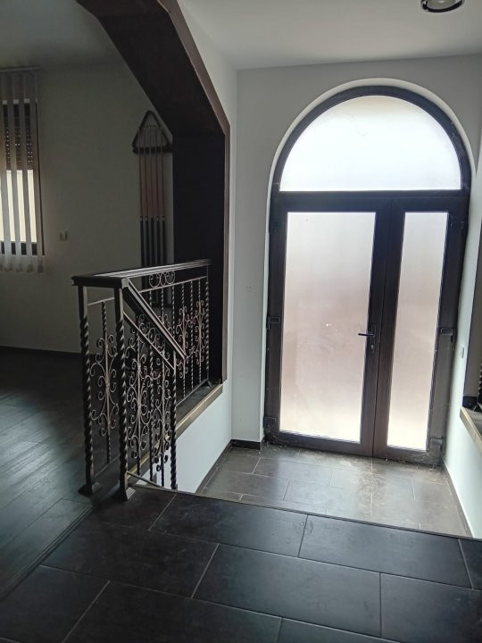 Vila moderna si spatioasa, constructie 2015, zona Mosilor