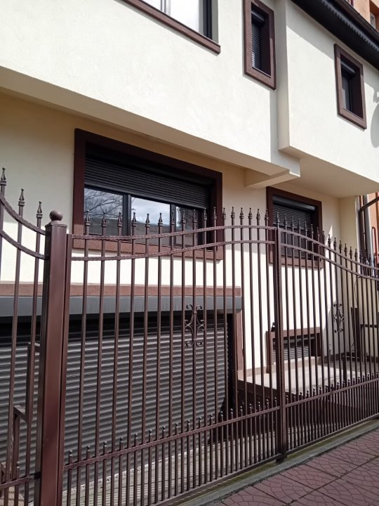 Vila moderna si spatioasa, constructie 2015, zona Mosilor