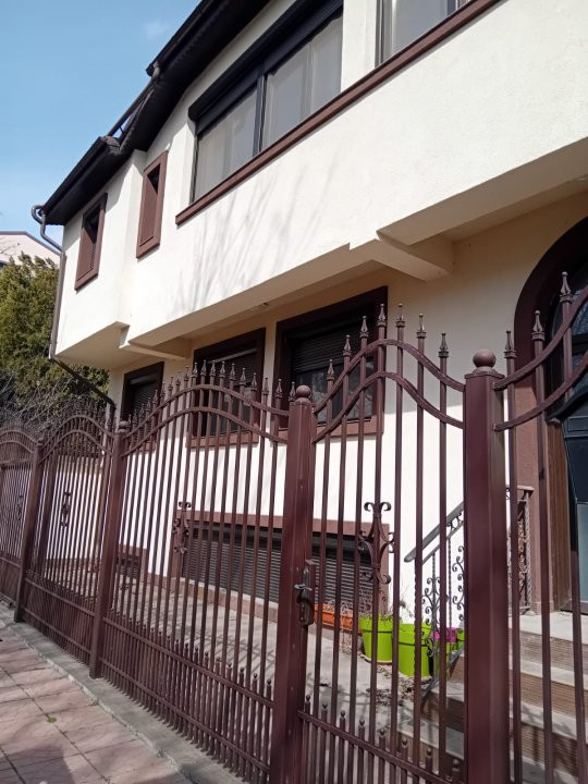 Vila moderna si spatioasa, constructie 2015, zona Mosilor