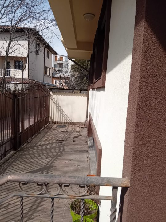 Vila moderna si spatioasa, constructie 2015, zona Mosilor