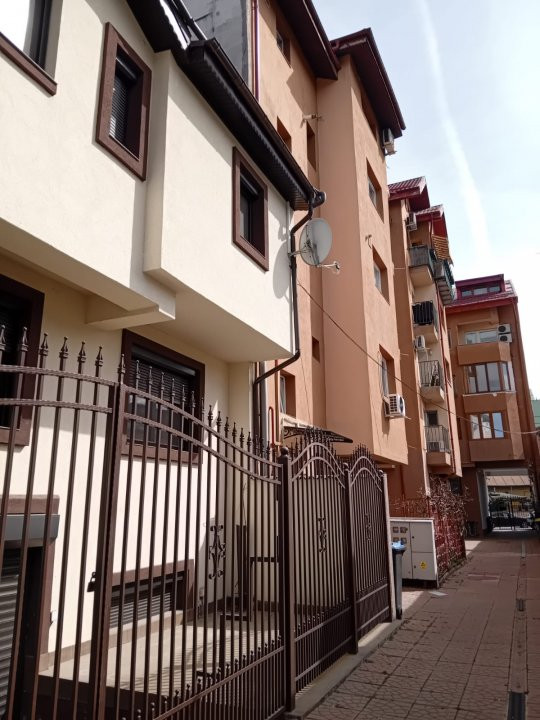 Vila moderna si spatioasa, constructie 2015, zona Mosilor