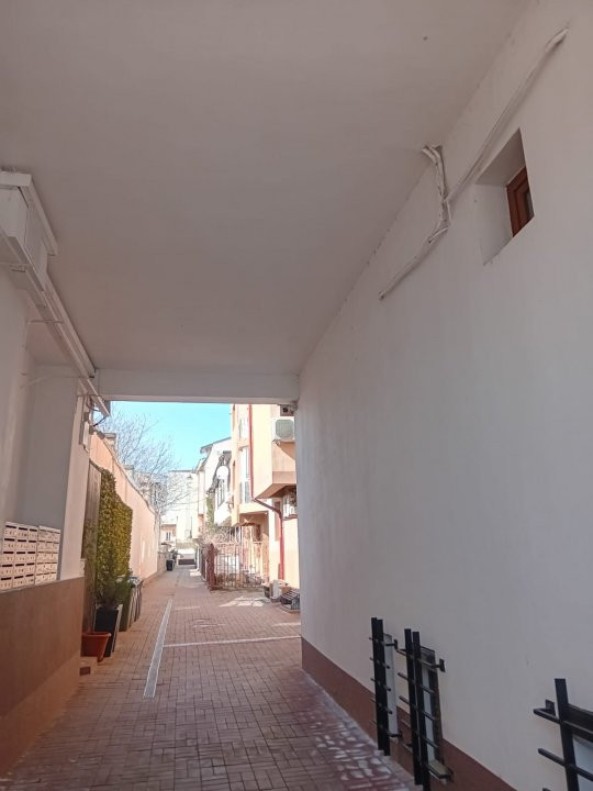 Vila moderna si spatioasa, constructie 2015, zona Mosilor