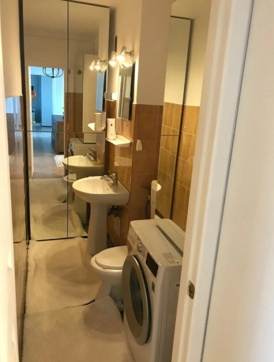 Apartament 3 camere, renovat, ultracentral, bloc 1980