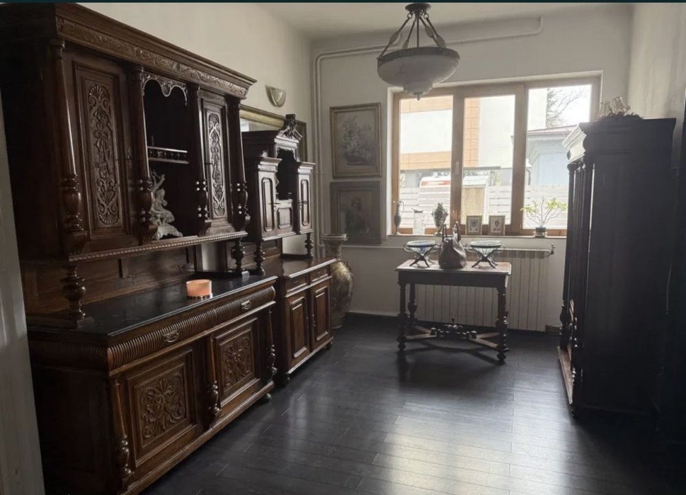 Vila cu personalitate - 6 camere in Cotroceni 