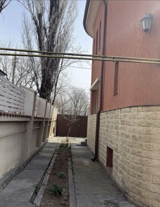 Vila cu personalitate - 6 camere in Cotroceni 