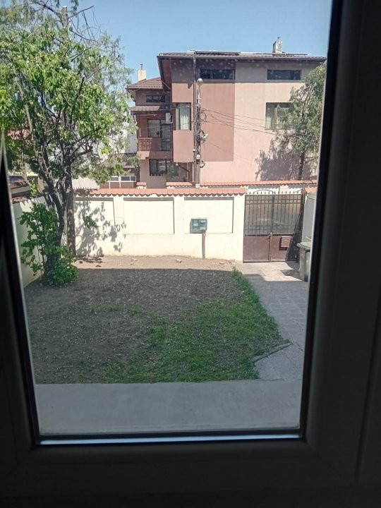 Vila spatioasa cu centrala si curte proprie -  Parcul Carol 