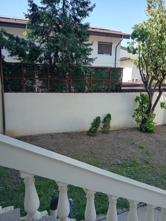 Vila spatioasa cu centrala si curte proprie -  Parcul Carol 