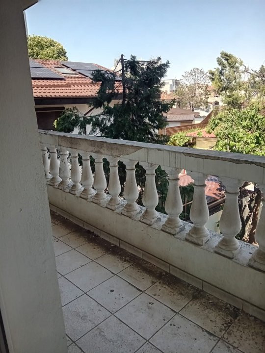 Vila spatioasa cu centrala si curte proprie -  Parcul Carol 