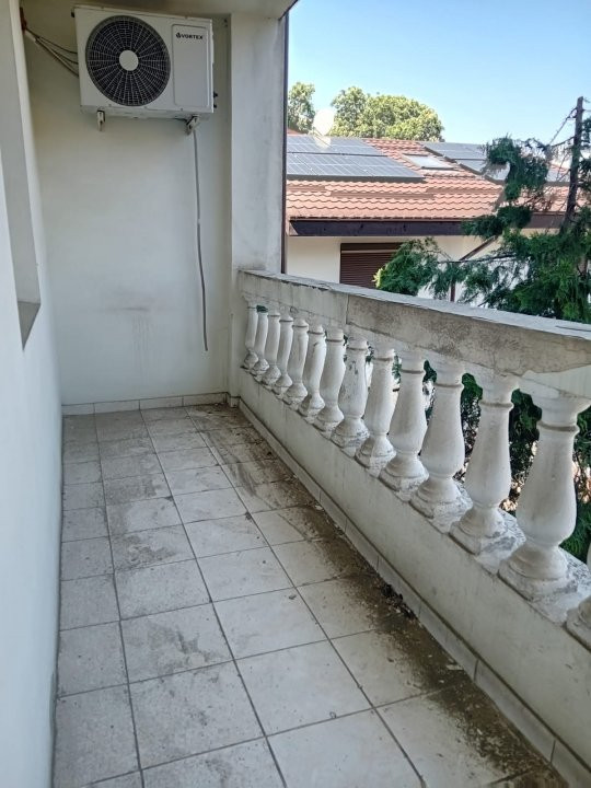 Vila spatioasa cu centrala si curte proprie -  Parcul Carol 