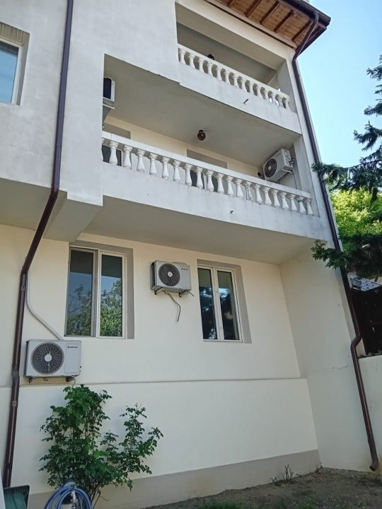 Vila spatioasa cu centrala si curte proprie -  Parcul Carol 
