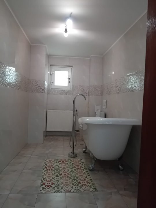 Vila spatioasa cu centrala si curte proprie -  Parcul Carol 