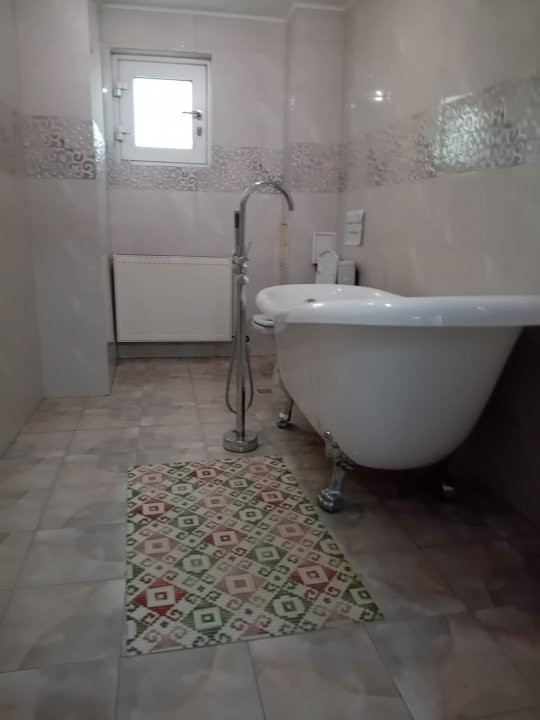 Vila spatioasa cu centrala si curte proprie -  Parcul Carol 