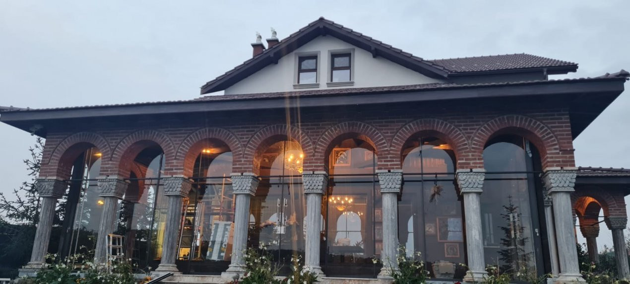 VILĂ DE PRESTIGIU ÎN LAGUNA ALBASTRĂ – CORBEANCA