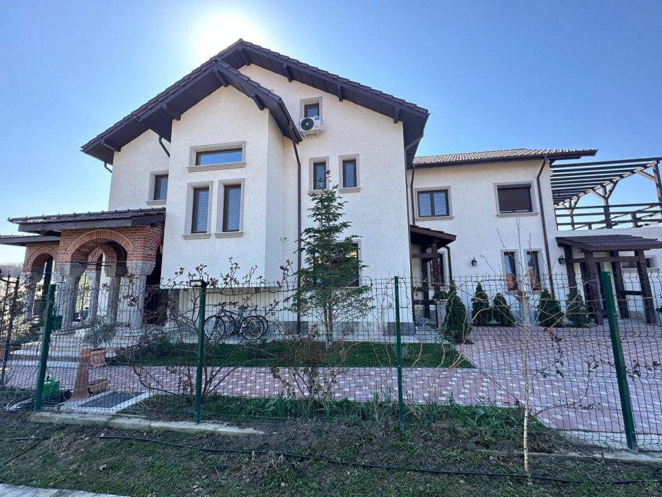 VILĂ DE PRESTIGIU ÎN LAGUNA ALBASTRĂ – CORBEANCA