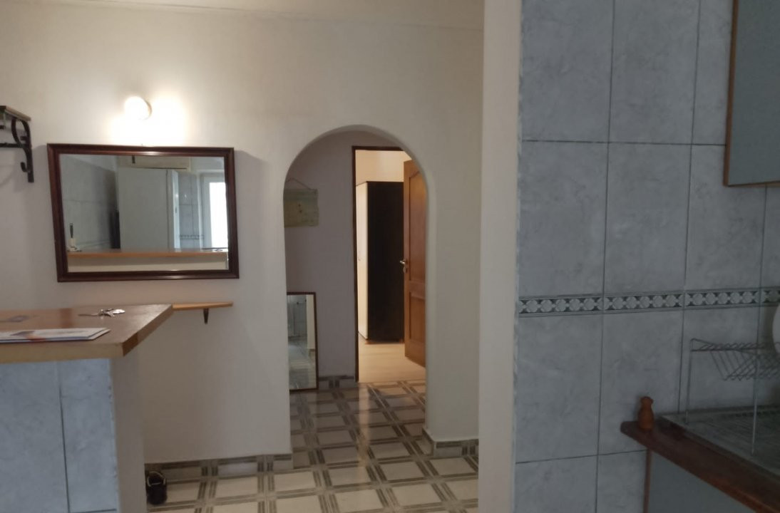 Apartament 3 camere, zona Bld. Unirii 